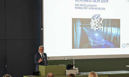 Großer Zuspruch zum Auftakt: 1. Innovationskongress Ulm/Neu-Ulm startet mit Impulsen und Austausch zum Thema „Die intelligente Mobilität von morgen“